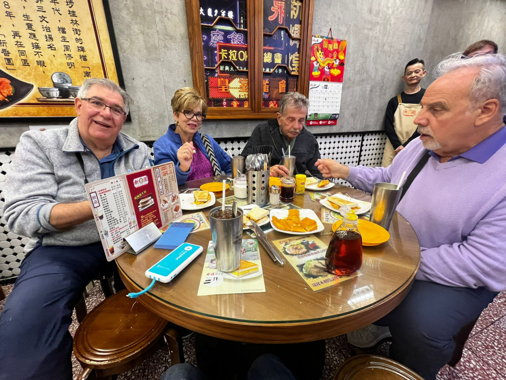 Private Kowloon Street Food & Culture Tour