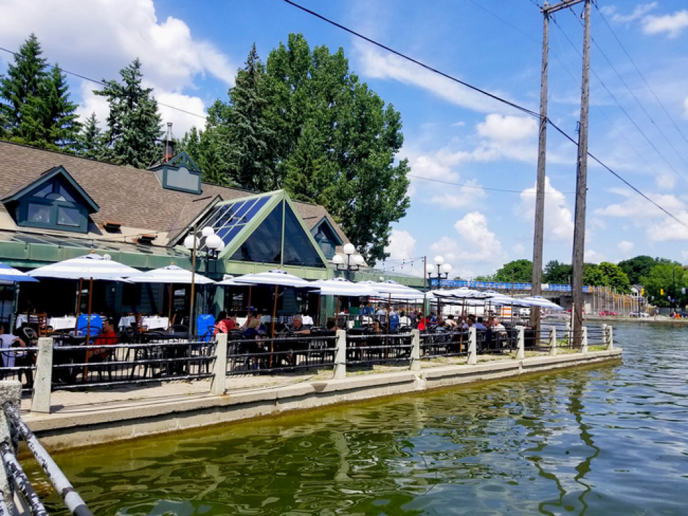 Combo - Rideau Canal Cruise & Ritz Carlton Restaurant