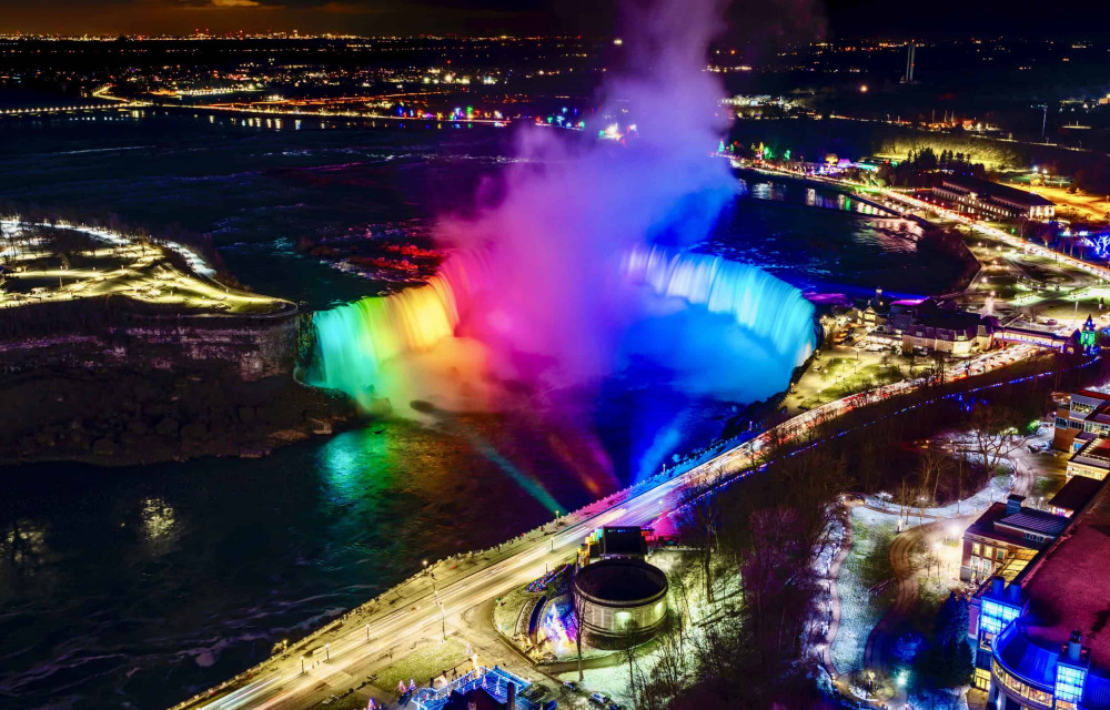 Toronto: Niagara Falls Day and Evening Tour