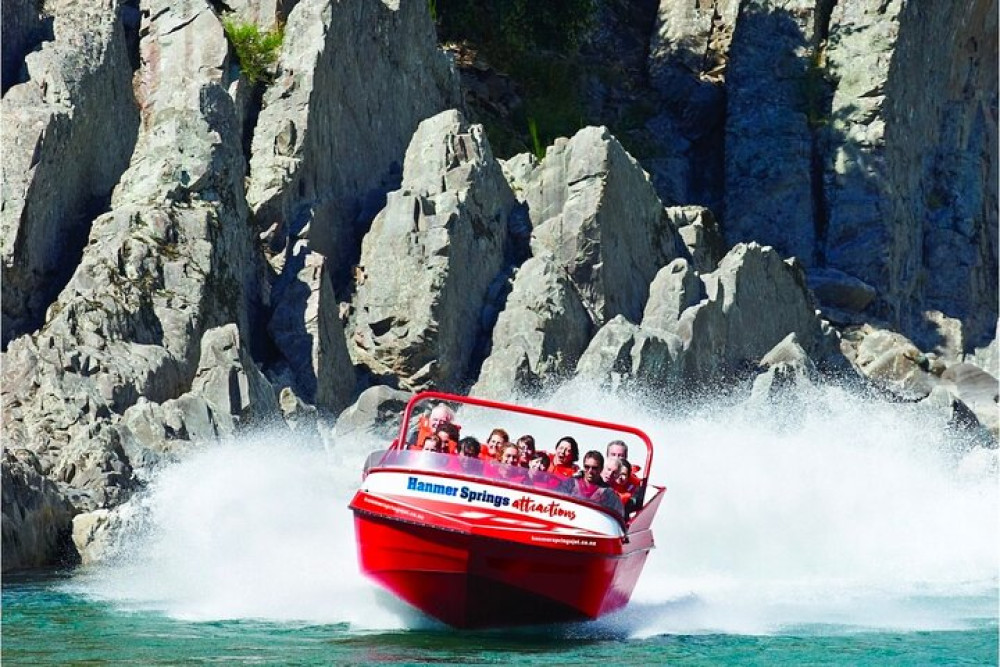 Private Hanmer Springs Hot Pools Day Tour From Christchurch with Return