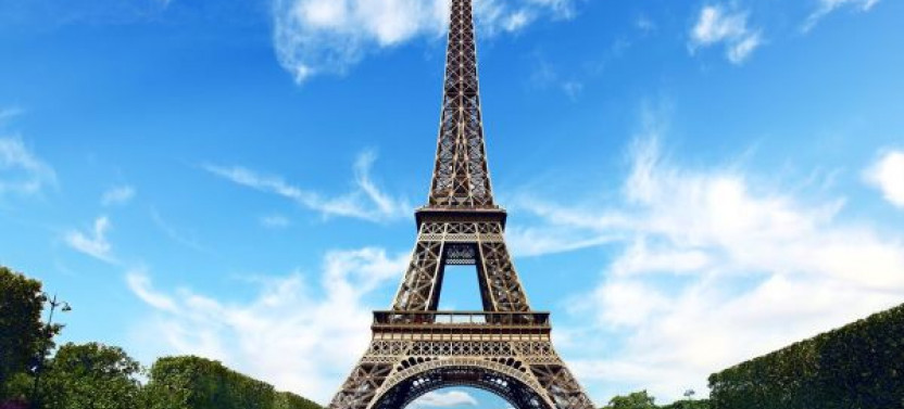 Luxury Escorted Paris Day Trip & Bateaux Lunch Cruise (Plus Class)