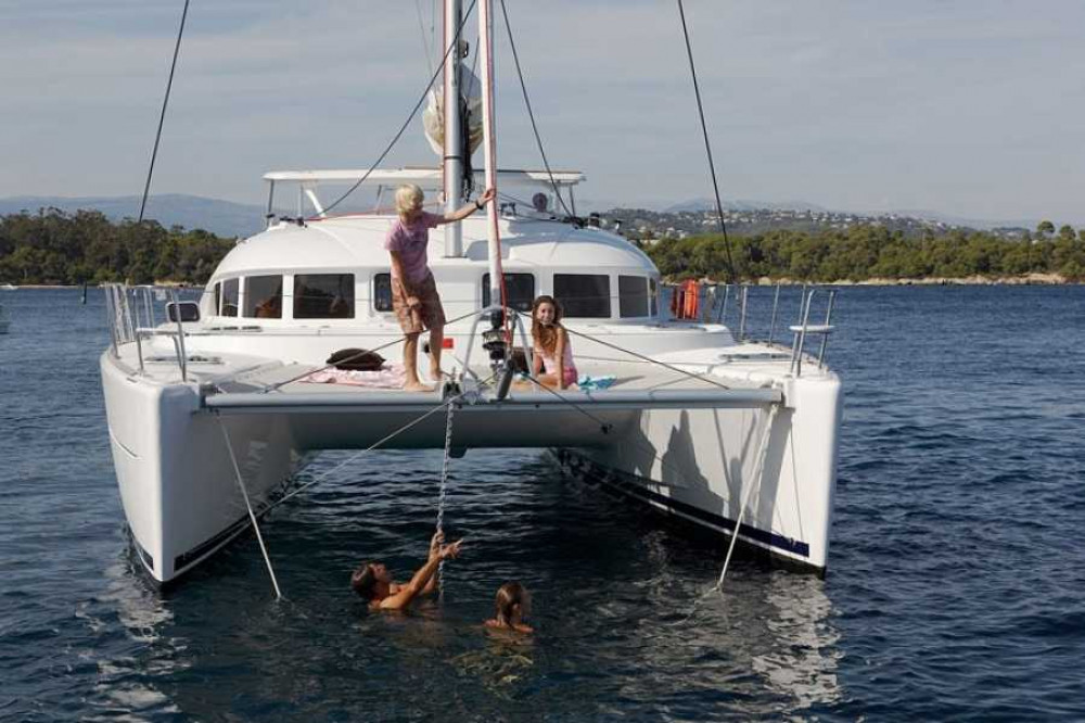 4 Hour Autumn Luxury Sailing Catamaran Cruise (Autumn October 2025)