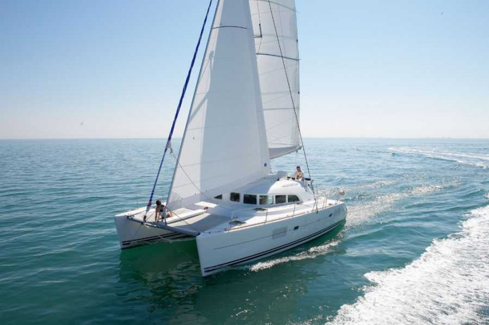 4 Hour Luxury Sailing Catamaran Cruise (LATE SUMMER 2025)