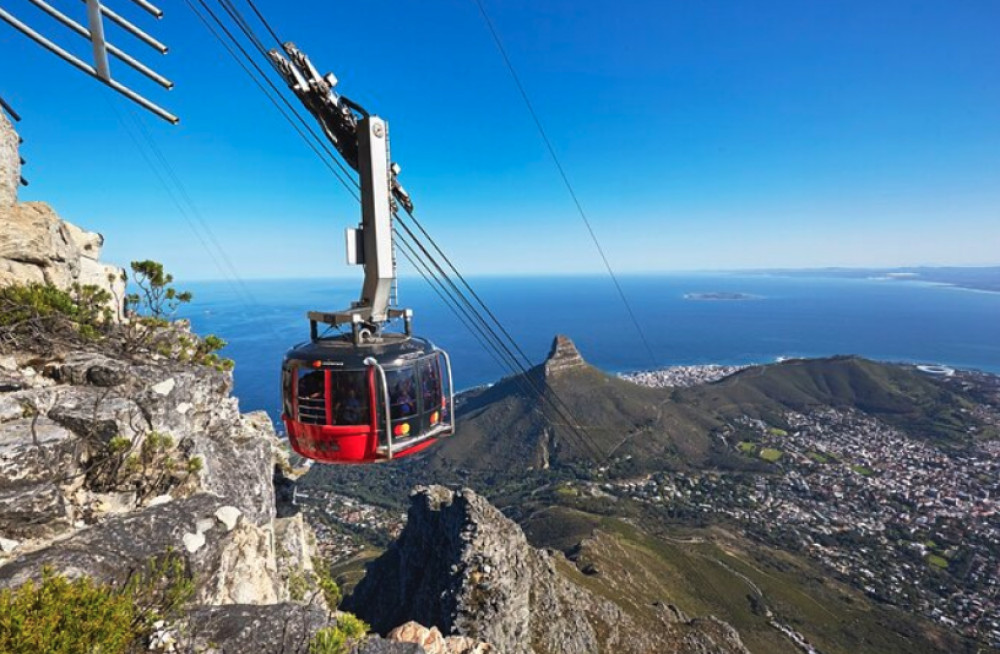 Cape Town: Table Mountain Cableway and Spier Wine Tasting Tour