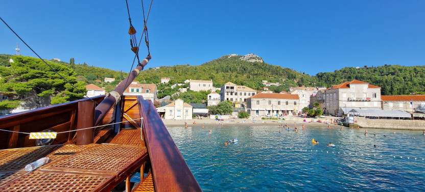 Elaphiti Islands Aboard Luxury Ship Karaka w/ Optional Lunch & Wine-Tasting