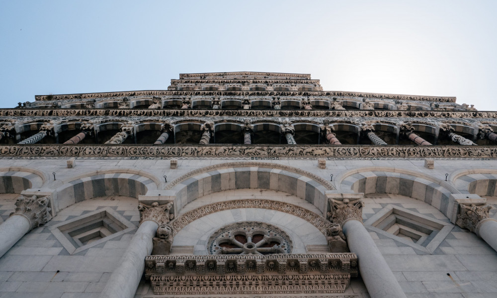 Shore Excursion From Livorno: Bus Transfer to Pisa, Lucca, & Leaning Tower