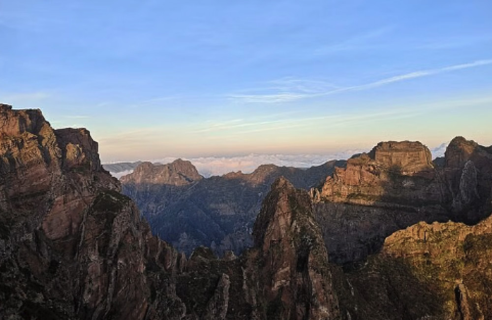 Transfer - Morning Self Guided Hike Pico do Arieiro to Pico Ruivo