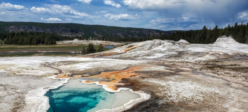 Two Day Yellowstone Tour with Private Option