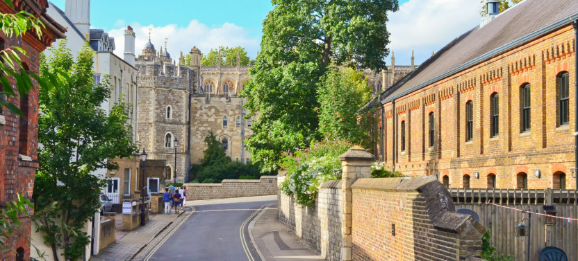 Royal Windsor & Eton Riverside Private tour with Separate Tour Guide
