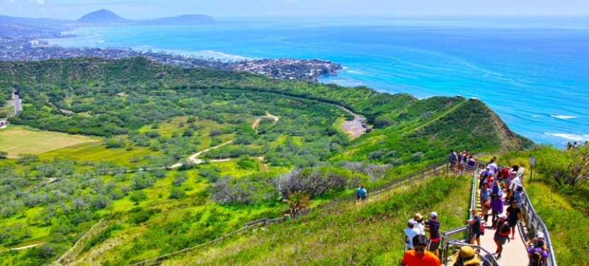 Diamond Head Shuttle Tour with Tickets to Hike Included