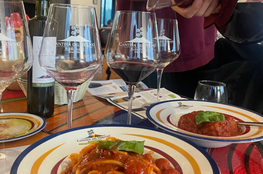 Winery Visit, Wine Tasting & Lunch From Naples