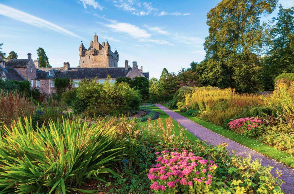 Cawdor Castle & Cairngorms National Park Explorer Tour