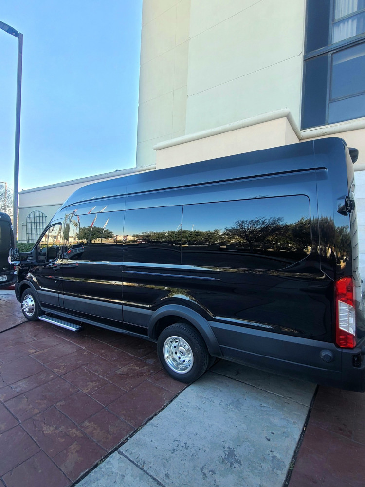 Private Van - 13 Passenger Van Transportation