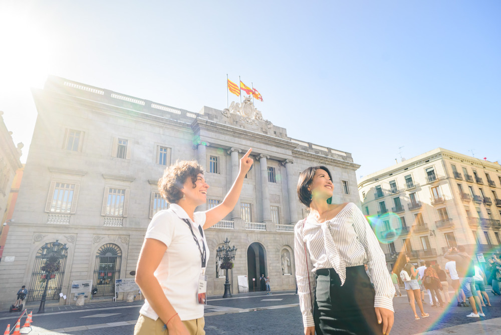 360º Barcelona SkyWalk: Old Town Walking, Helicopter flight & Boat Ride