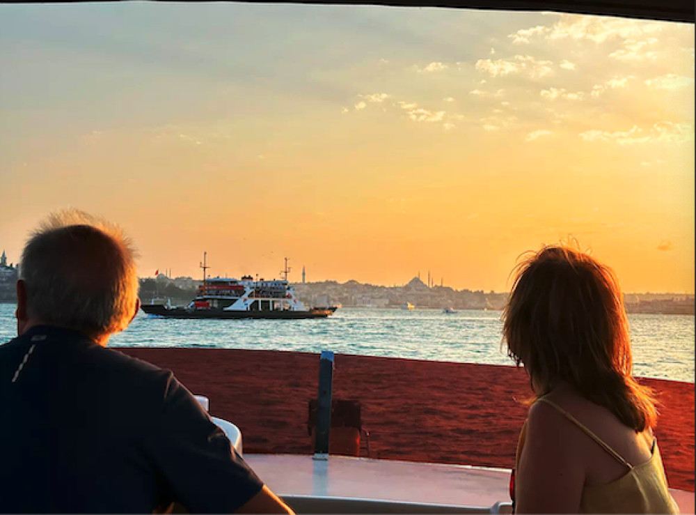 Istanbul Bosphorus & Golden Horn: Sunset Yacht Cruise with Expert Guide