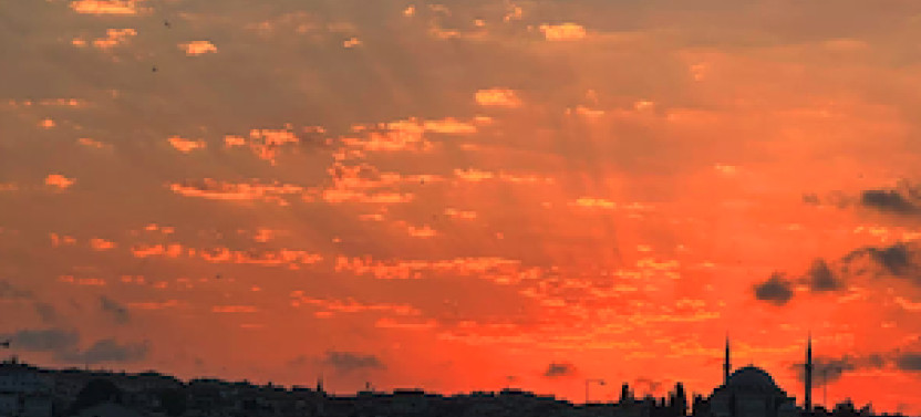 Istanbul Bosphorus & Golden Horn: Sunset Yacht Cruise with Expert Guide