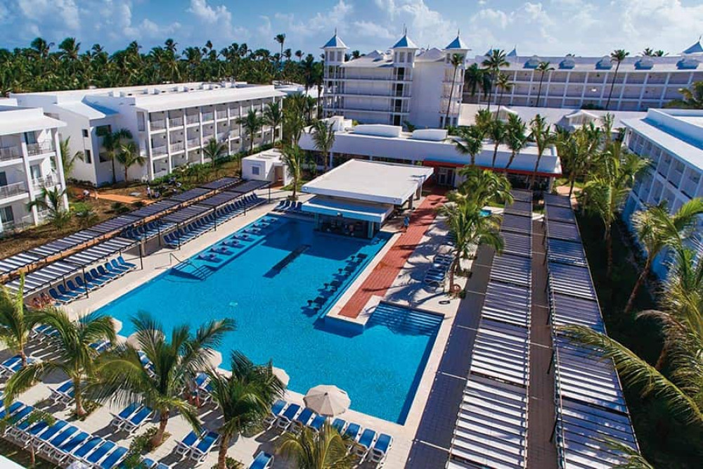 Private Transfer from Riu Bambu Punta Cana to Santo Domingo Airport