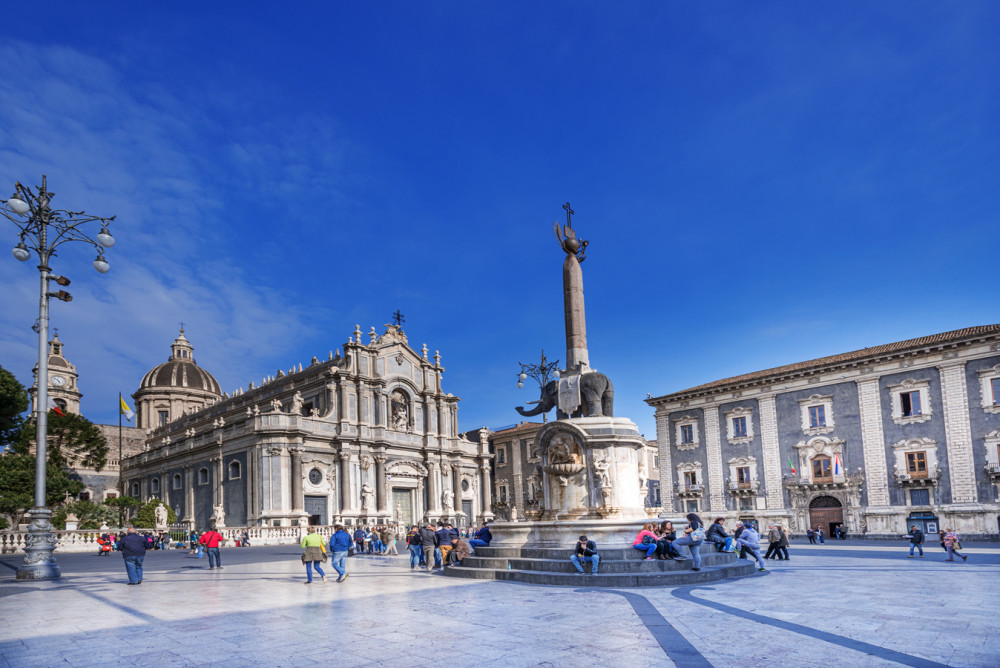 Catania Walking Tour With Food & Wine Tasting