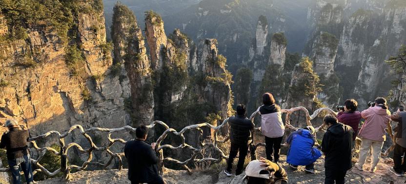 2-Day Mini Group Zhangjiajie Tour: Avatar Mountain & Glass Bridge