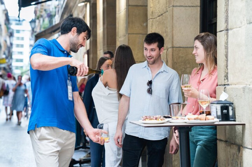 San Sebastian Food Tour: Pintxo Tasting paired with Spanish Wines