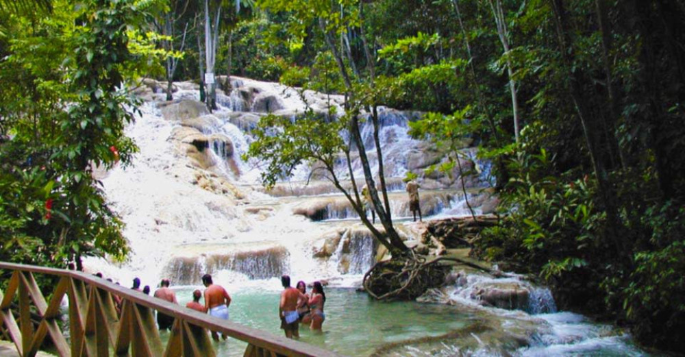 Ocho Rios Highlight and Shopping From Ocho Rios