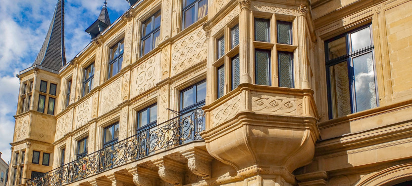 Luxembourg City Walking And Wine Tasting Tour