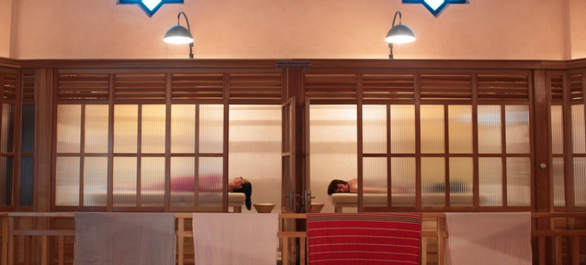 Historical Cemberlitas Hamam in Old City