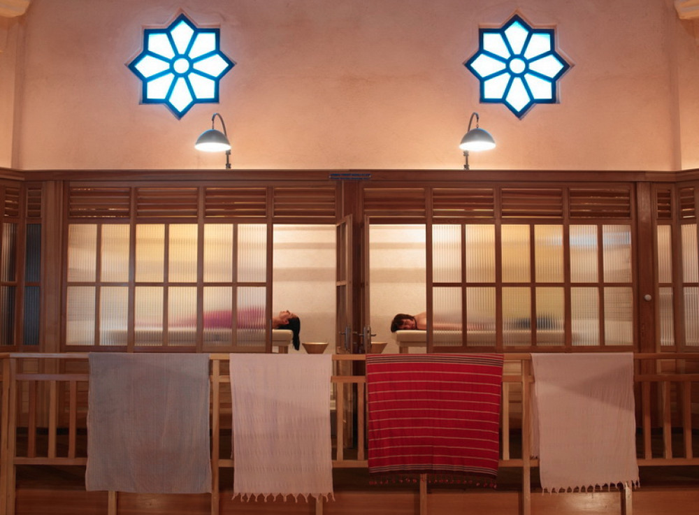 Historical Cemberlitas Hamam in Old City