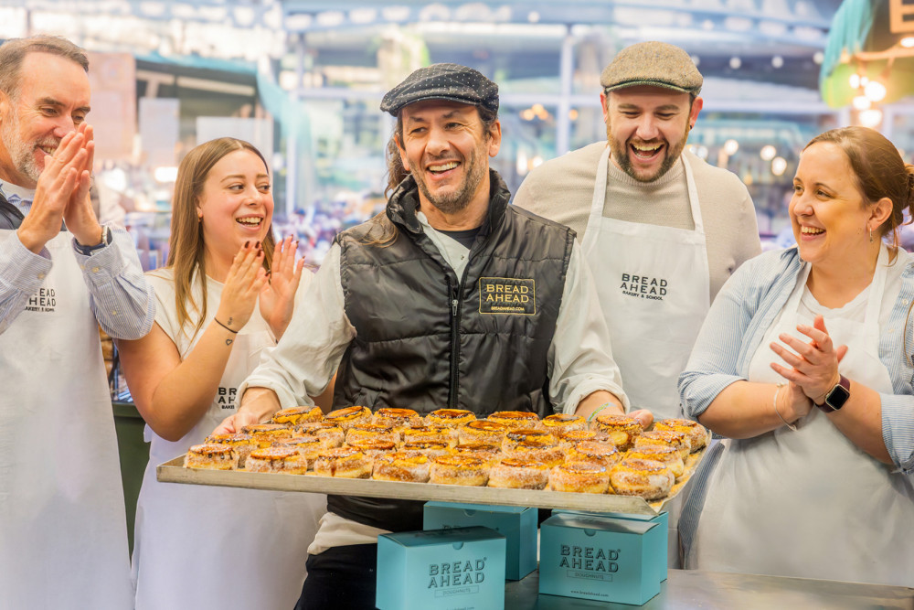 London: Exclusive Borough Market Food Tour & Donut Workshop