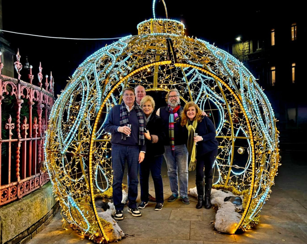 London's Wonderful Christmas Lights Taxi Tour