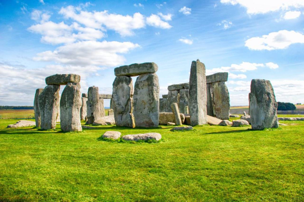 Stonehenge and Bath Full-Day Tour from London with a Guide