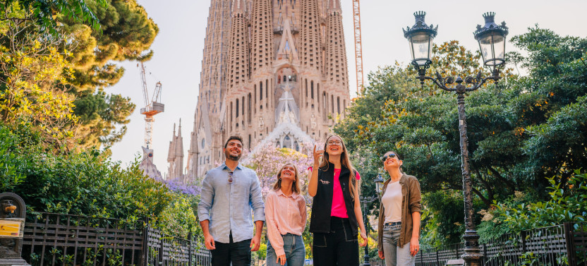 Sagrada Familia with Official Guide & Fast-Track Entry, photo 2 of 7