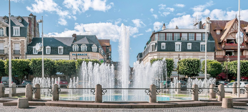 Breathtaking Honfleur and Deauville Shore Excursion from Le Havre