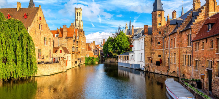 Deluxe Bruges Tour including Canal Cruise