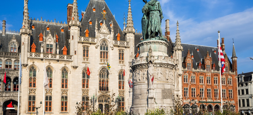 Deluxe Bruges Tour including Canal Cruise