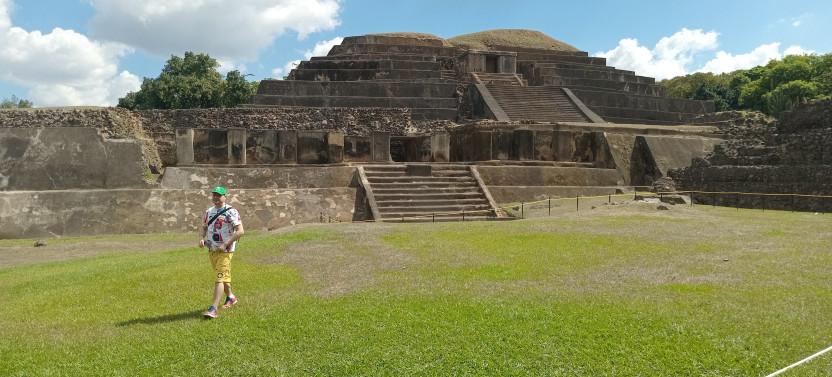 8 Day Central American Mayan Triangle: Guatemala, Honduras, El Salvador