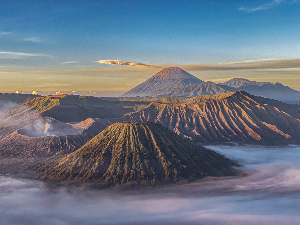 Mount Bromo Sunrise 1-Day Tour From Surabaya/Malang