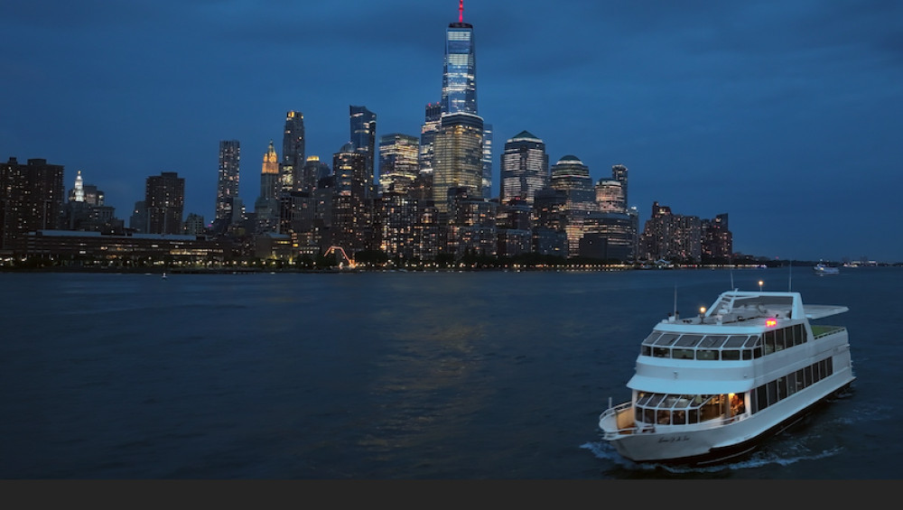 July 4th Fireworks Dinner Cruise in NYC - Louisa of the Seas
