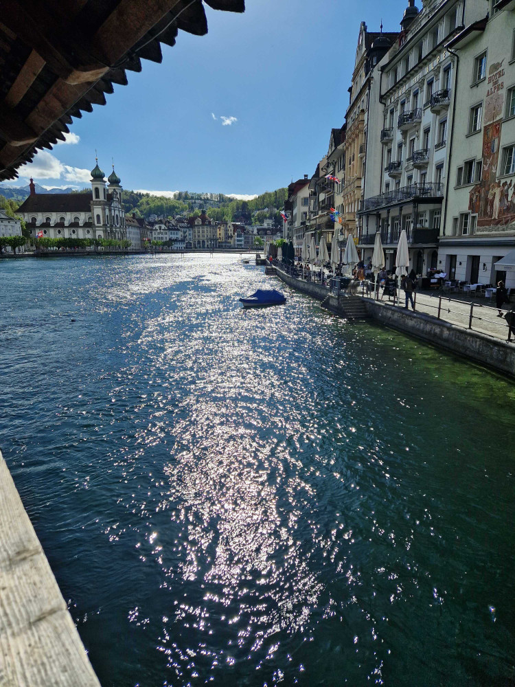 Private Lucerne Panoramic Walk & Wine Tasting