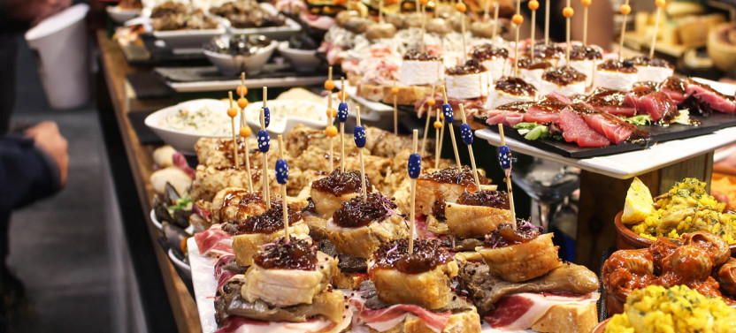 Barcelona Food Tour with Tapas & Drinks with a Local, photo 2 of 8