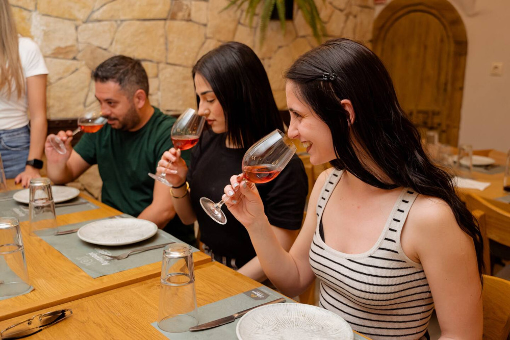 All-in-one Historical Tour with Food Tasting and Wine Tasting