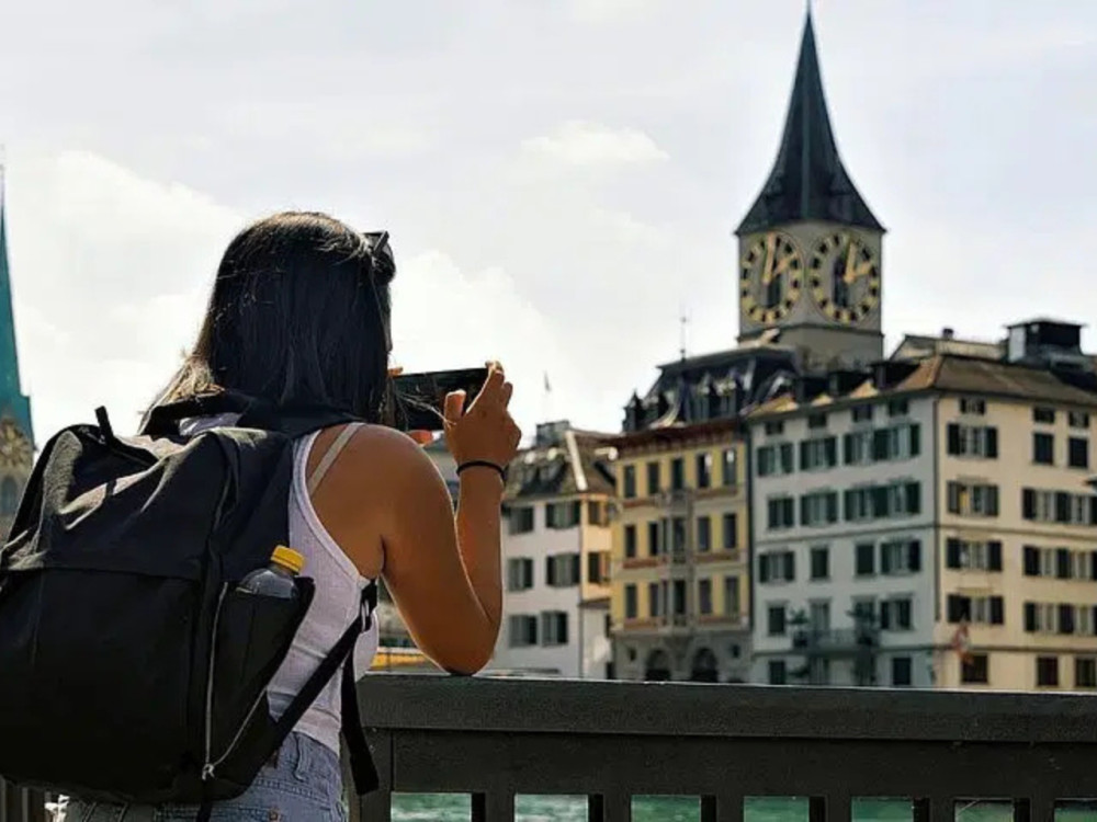 Private Zurich City Tour w/ Lake Zurich Cruise & Lindt Home of Chocolate