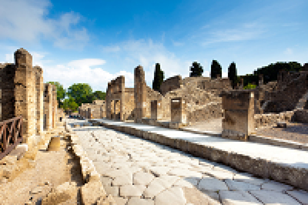 Transfer from Naples to Amalfi Coast with 2 hours stop in Pompeii