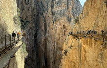 YANNAT TRAVEL GROUP7