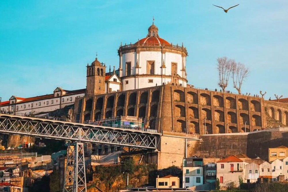 Private Transfer Lisbon to Porto: Stop at Obidos, Nazare, and Aveiro