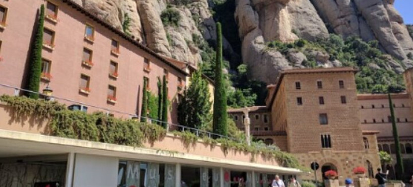Montserrat and Winery Private Daytrip from Barcelona