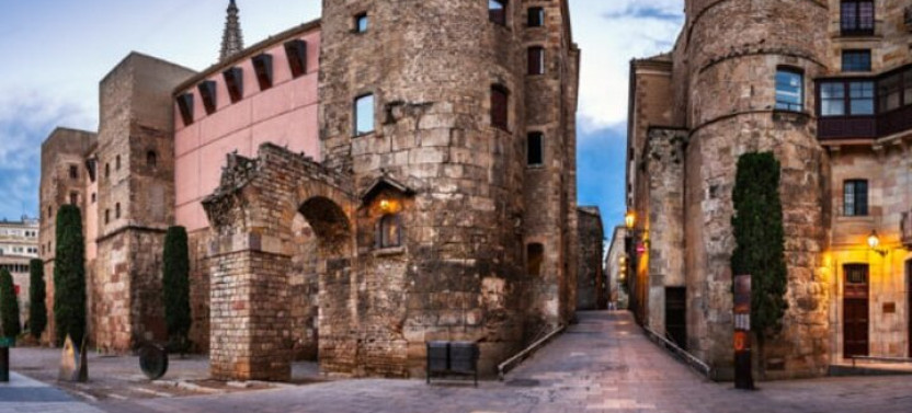 Sagrada Familia & Gothic Quarter Private Tour