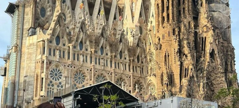Wonders of Gaudi: Park Guell & Sagrada Familia Private Tour