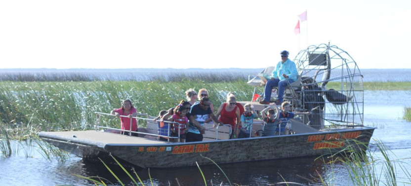 1 Hour Airboat Ride with Transportation