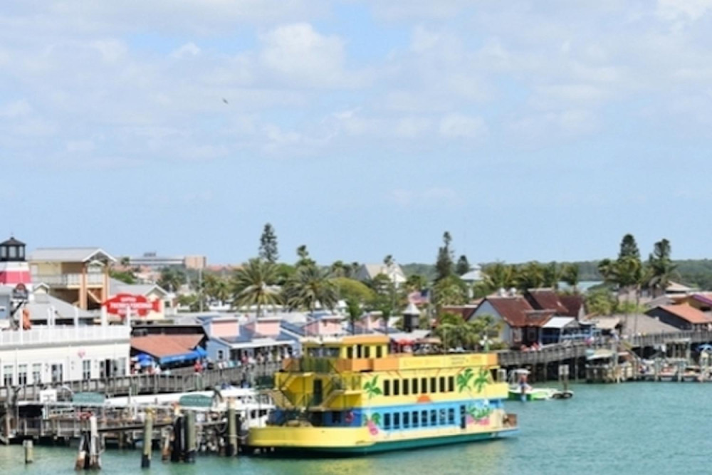 Calypso Breeze Boat - Tropical Party Buffet Cruise from Madeira Beach